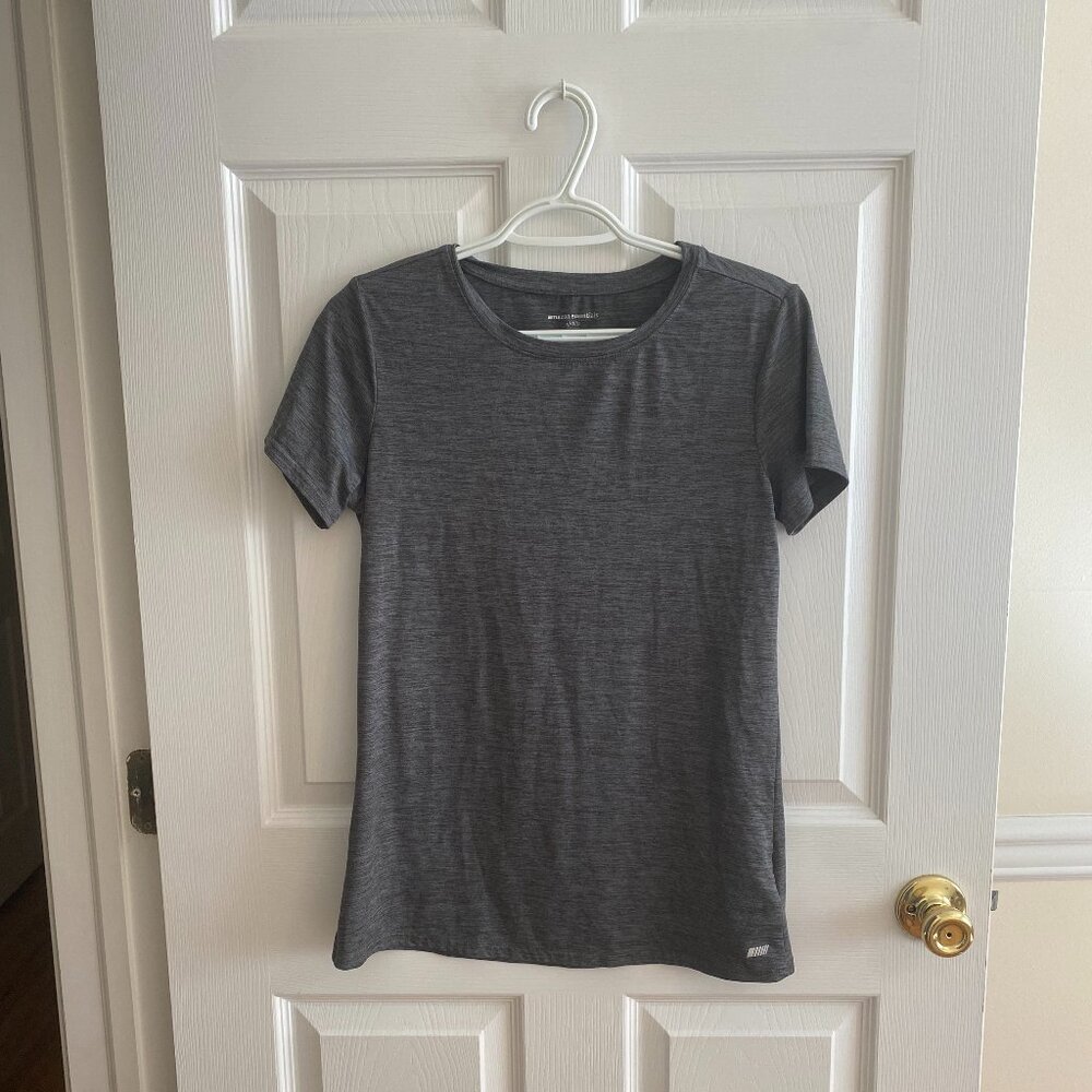AMAZON ESSENTIALS Dark Gray Short Sleeve T Shirt Athletic Wear Size S